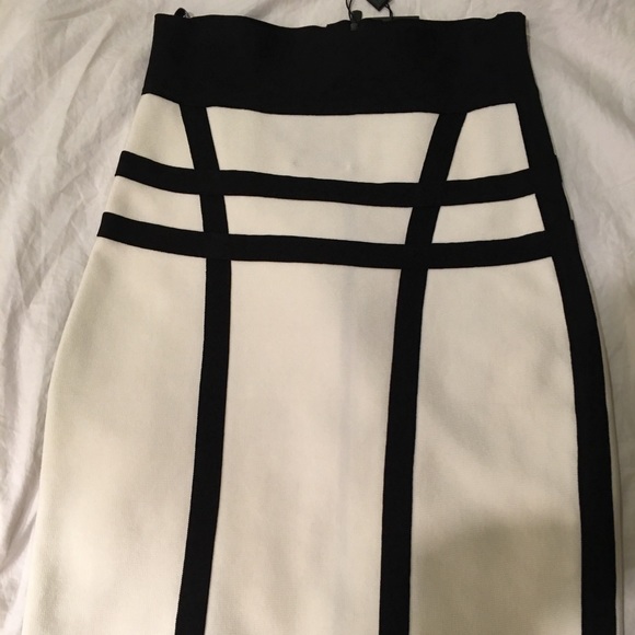 Herve Leger Off White and Black Skirt Size M - Picture 5 of 5